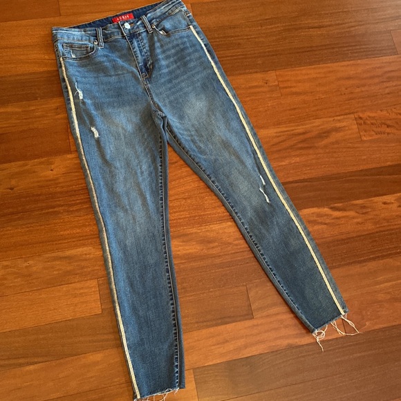 Guess Rhinestone Denim Preppy Jeans Sz 29 LIKE NEW - Picture 8 of 17
